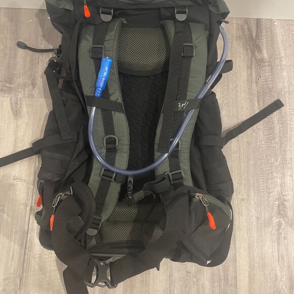 Bear Grylls 45L Hiking Hydration Backpack, Day Pack With 2L Water Bladder - Picture 7 of 10